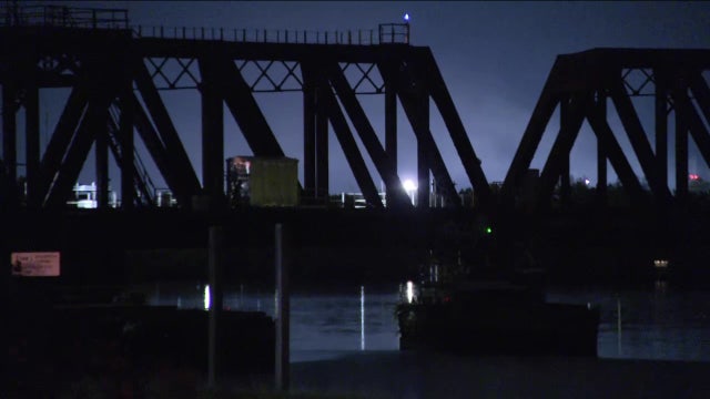 12 people rescued from boats partying in Schuylkill River overnight: police