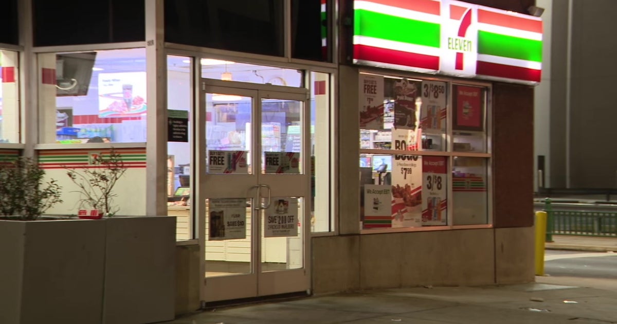 Employee stabbed trying to stop suspect in Center City convenience ...