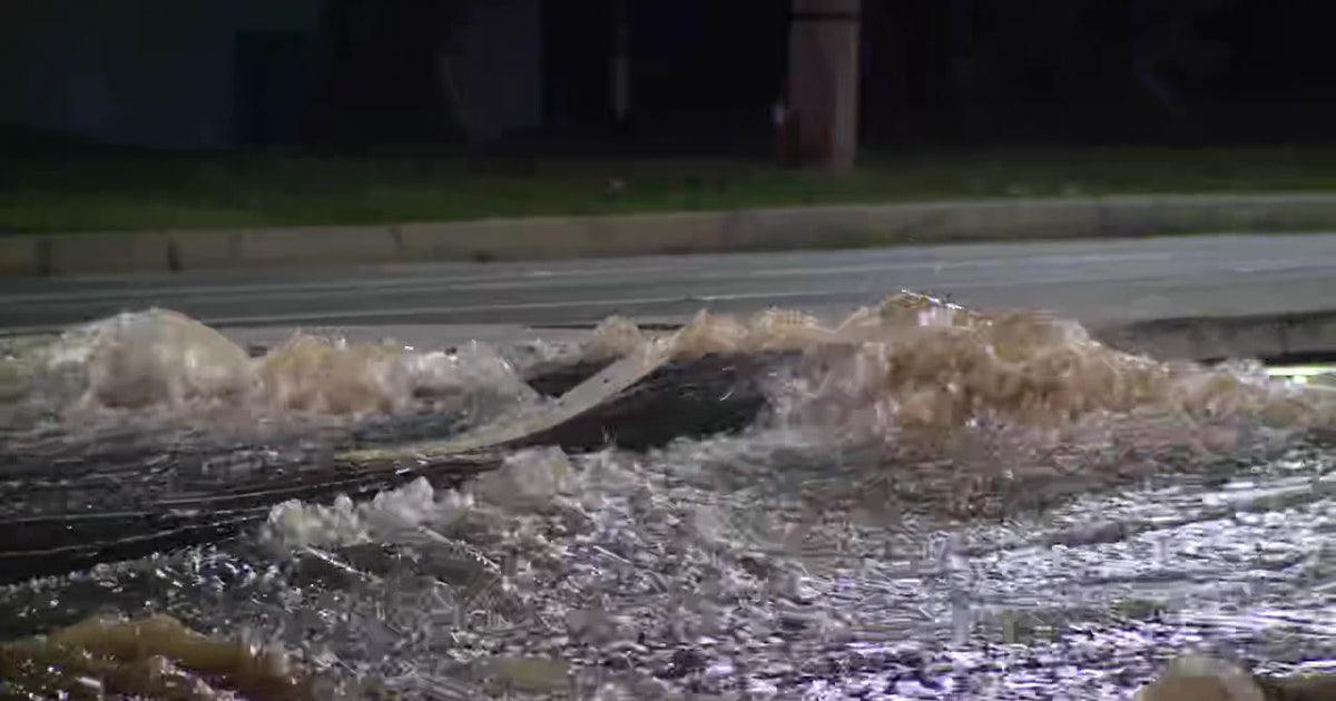 Crews working to fix water main break in Northeast Philadelphia | FOX ...