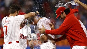 Watch: Phillies mob Kody Clemens after 9th inning walk-off single