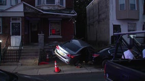 3 carjacking suspects sought after police pursuit ends with crash into Philly townhome