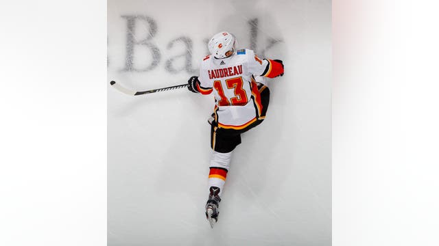 Gaudreau brothers' father helps Philadelphia Flyers practice on the ice