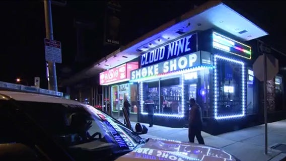Smoke shop employee shot trying to stop armed robber in Northeast Philly: police