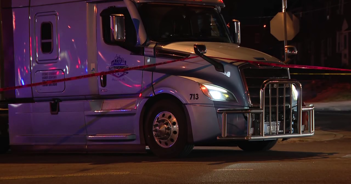 Pedestrian struck, killed by tractor trailer in Holmesburg | FOX 29 ...