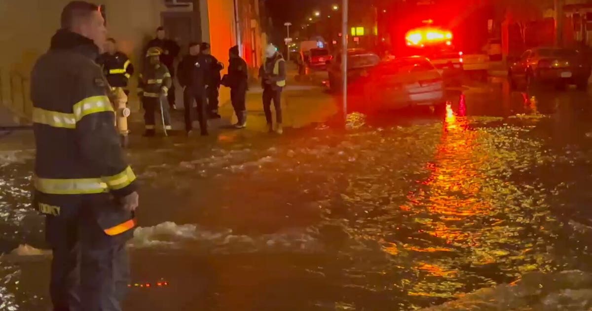 Water main break floods South Philly street | FOX 29 Philadelphia