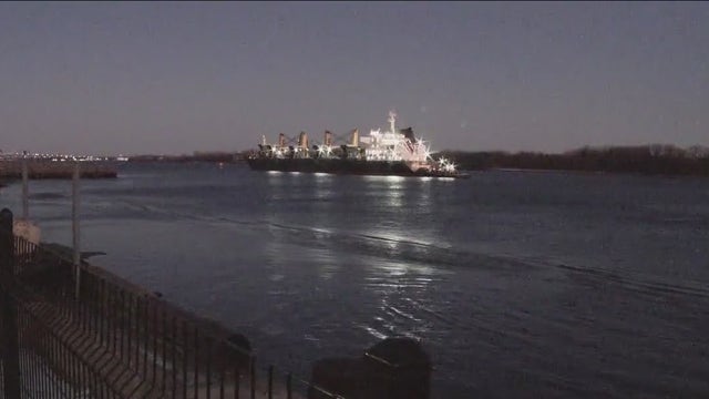 Cargo ship stuck in Delaware River near Ben Franklin Bridge