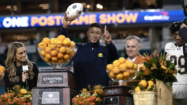 Notre Dame gets late pick and field goal to make title game with 27-24 win over Penn State