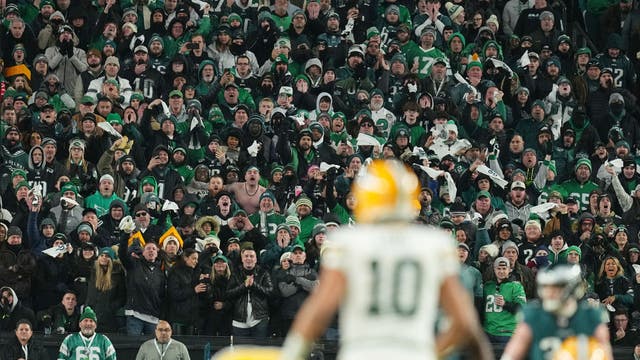 Eagles fan apologizes, defends himself after viral confrontation with Packers fans