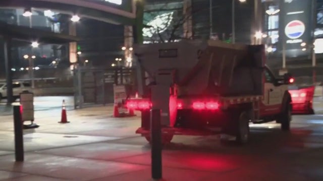 Philadelphia snow: City prepares for snow while Eagles' fans prepare for playoff game