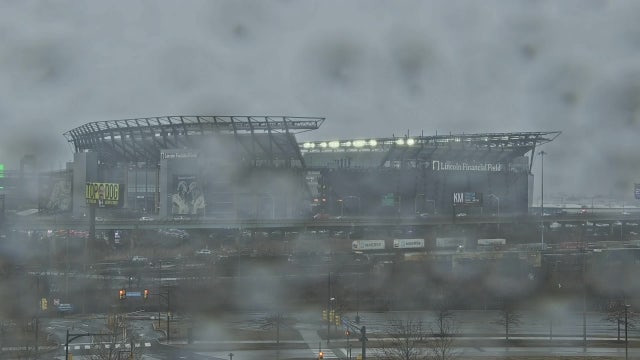 Philly weather: Snow falls as Eagles, fans tackle playoff game at the Linc