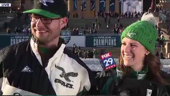 Couple announces pregnancy at Eagles Super Bowl Parade: FOX 29 Exclusive