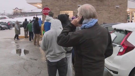Eagles Super Bowl parade: Fans wait in long lines for special SEPTA pass to get to parade