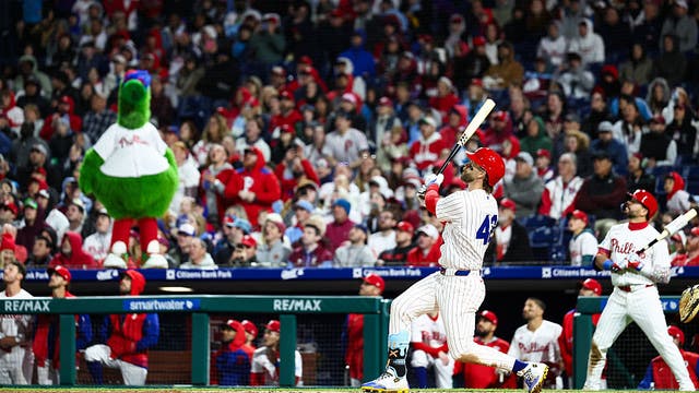 Harper and Realmuto homer to help lead Phillies to 6-4 win over the Giants