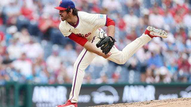 Former All-Star closer Romano getting rocked in 1st season with Phillies
