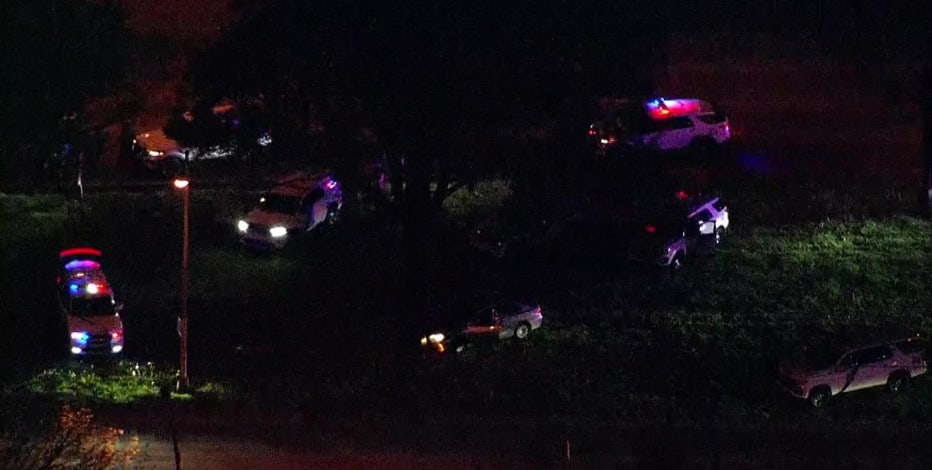 Carjacking suspect fatally shot by police after shooting, chase through Philadelphia