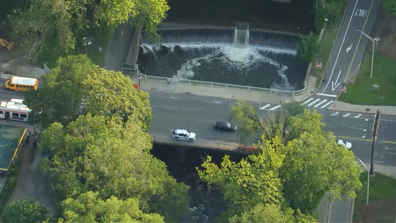 Dragon boat capsizes in Schuylkill River as all passengers rescued