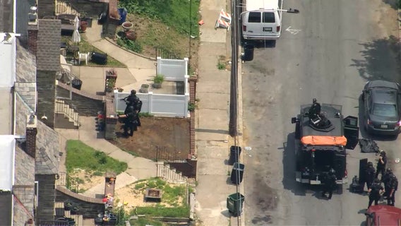 Suspect accused of assaulting Philadelphia fire lieutenant in custody after barricade