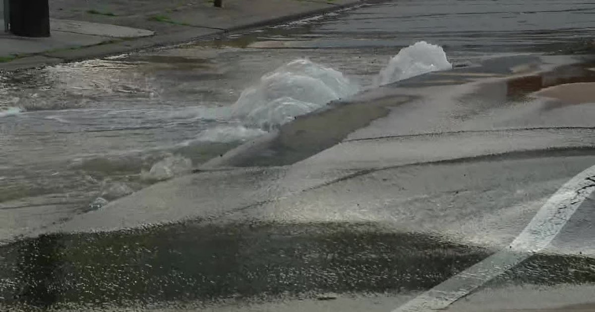 Water main break causes road closures at busy intersection in ...