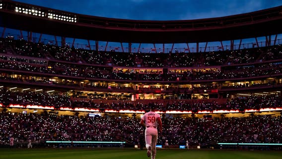 New Phillies closer Jhoan Duran has electrifying bullpen entrance