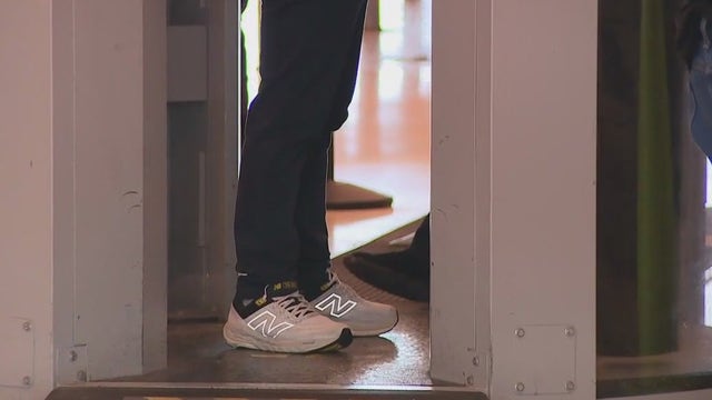 DHS to end 'shoes-off' travel policy at airport security checkpoints