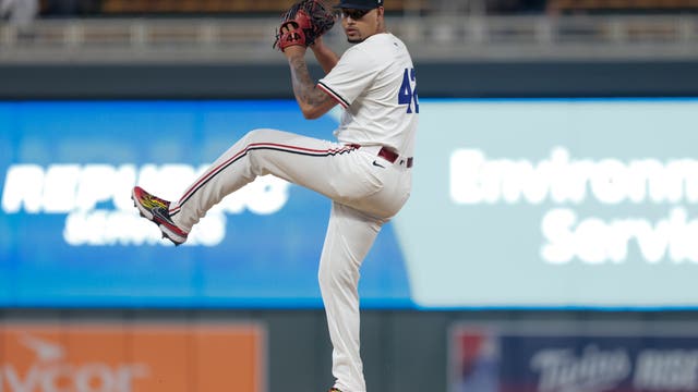 Phillies acquire hard-throwing closer Jhoan Duran in trade with Twins