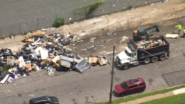 Philly strike: City grapples with mounds of trash as District Council 33 strike continues