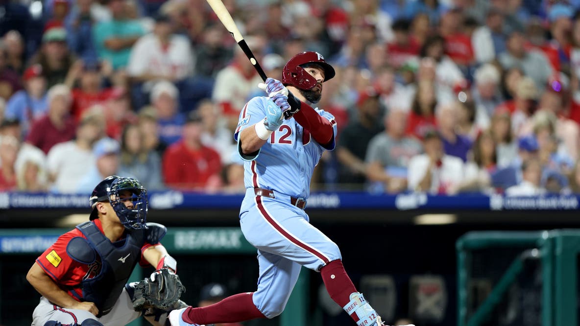 Kyle Schwarber makes MLB history, clubbing 4 home runs in Phillies rout of Braves