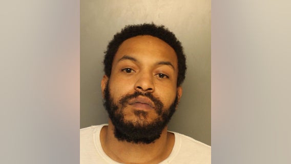 Philadelphia officer dragged during traffic stop, driver arrested after barricade