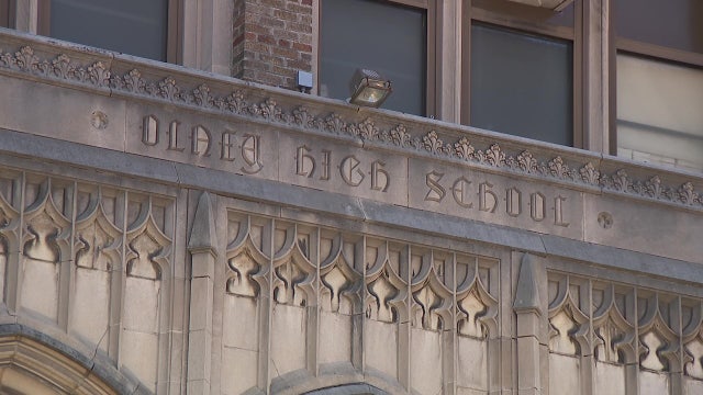 Controversial cell-phone policy at Olney High School sparks debate