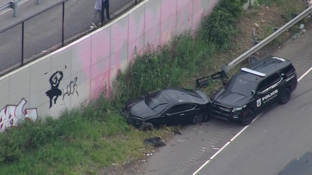 Police pursuit on I-95 ends in crash, arrest of 2 teens in Chester: Wilmington police