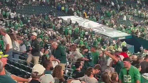 Philadelphia weather: Thunderstorm, lightning delays Eagles-Cowboys season opener mid-game