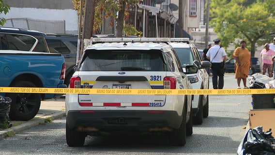 2 deadly daytime shootings happen less than an hour apart in Philadelphia