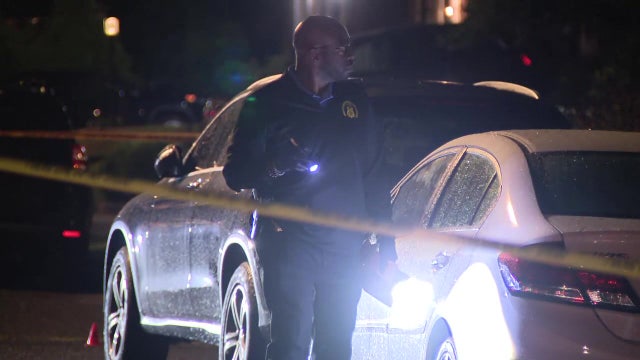 18-year-old shot while walking down street overnight in Philadelphia: police