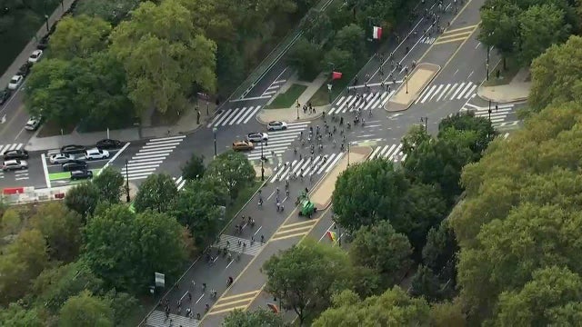 Hundreds of Philly bicyclists demand better bike lanes in demonstration ride