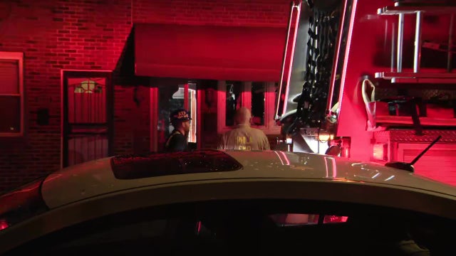 1 killed after rowhome fire in Port Richmond: officials