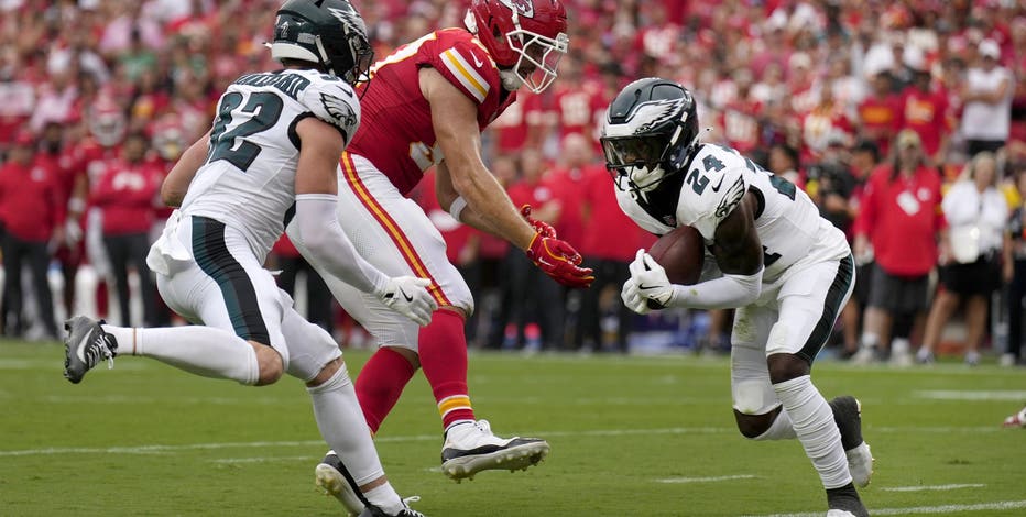 Eagles’ defense shines in Super Bowl rematch as Philly beats the Chiefs 20-17 at Arrowhead Stadium