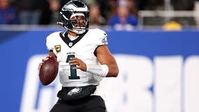 Rare Hurts interception among lowlights in Eagles second-straight loss