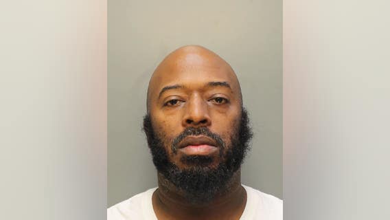 Driver speeds through red light to flee traffic stop causing crash in Society Hill: police