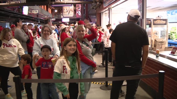 Over 31,000 Phillies fans pack Citizens Bank Park for intrasquad game