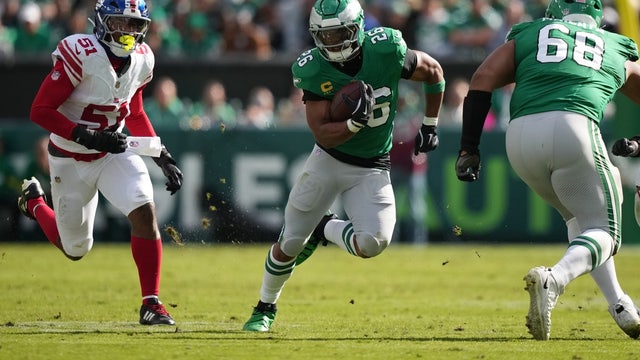 Saquon Barkley breaks out with 150 yards before hurting groin as Eagles pound Giants 38-20