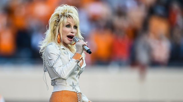 Dolly Parton’s sister urges fans to pray amid singer’s health struggles