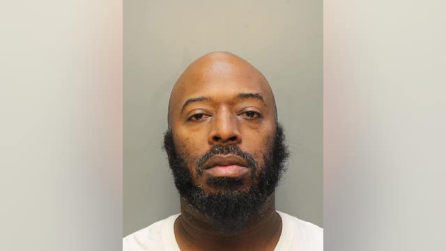 Driver speeds through red light to flee traffic stop causing crash in Society Hill: police