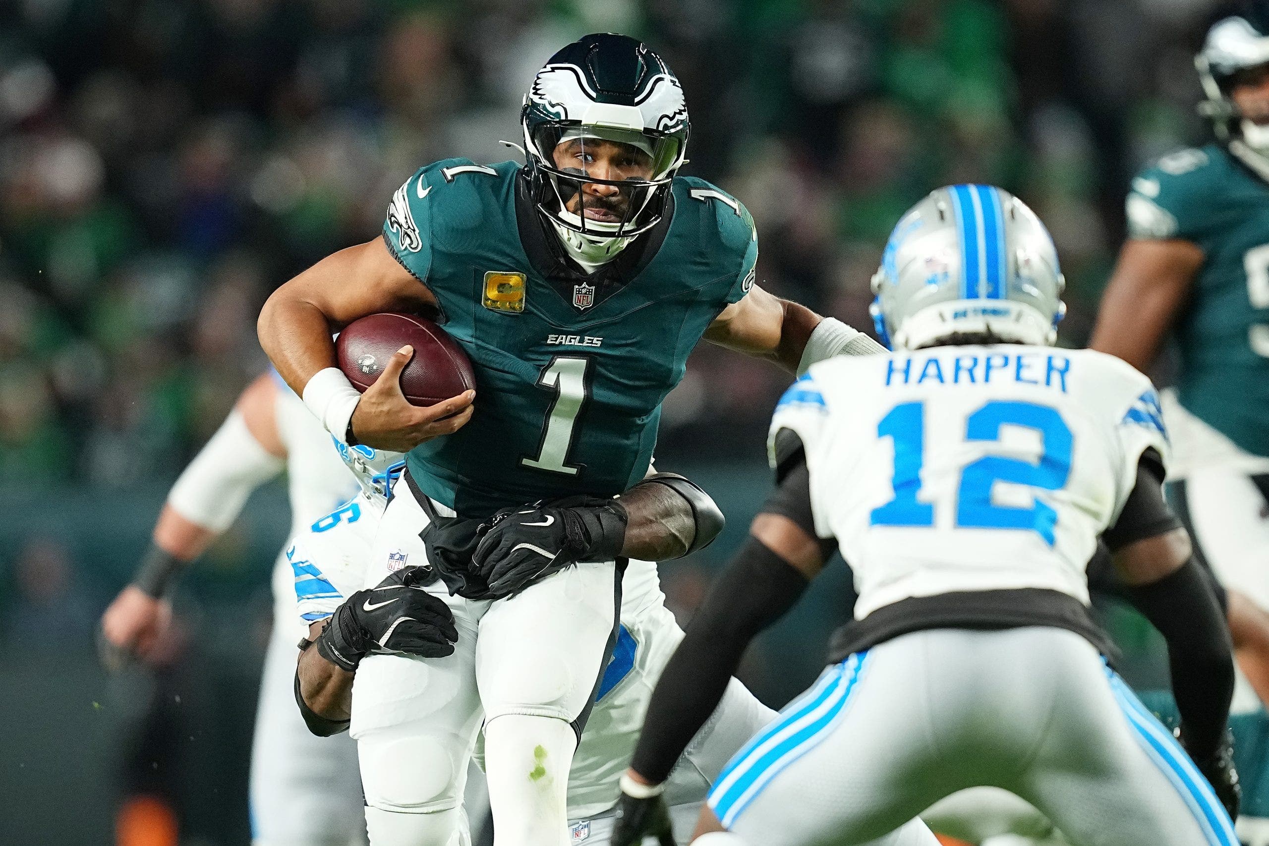 Hurts' lone touchdown leads Eagles win over Lions in prime time