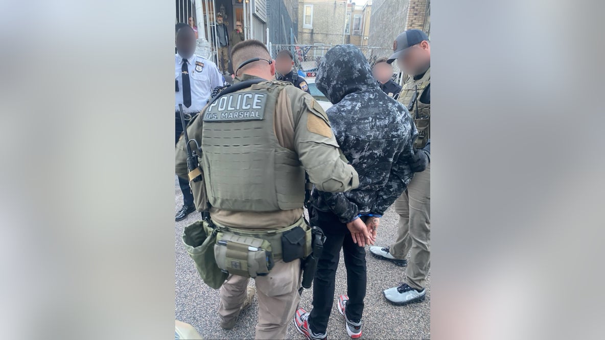 Suspect captured after 7-year-old shot while riding in mom's car in Philly