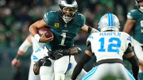 Hurts' lone touchdown leads Eagles win over Lions in prime time