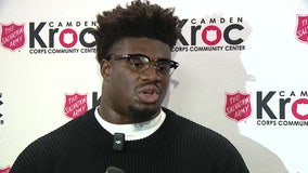 Eagles star Jordan Davis gives back to families at the Salvation Army in Camden