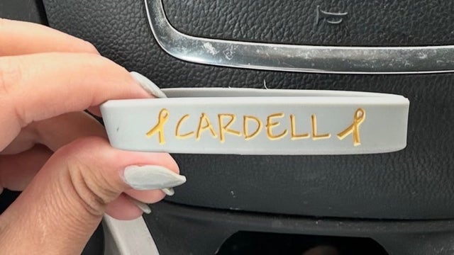 Sentimental bracelets lost at Eagles game: Bills fan seeks help