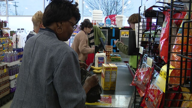Last-minute Thanksgiving food shopping in Camden County