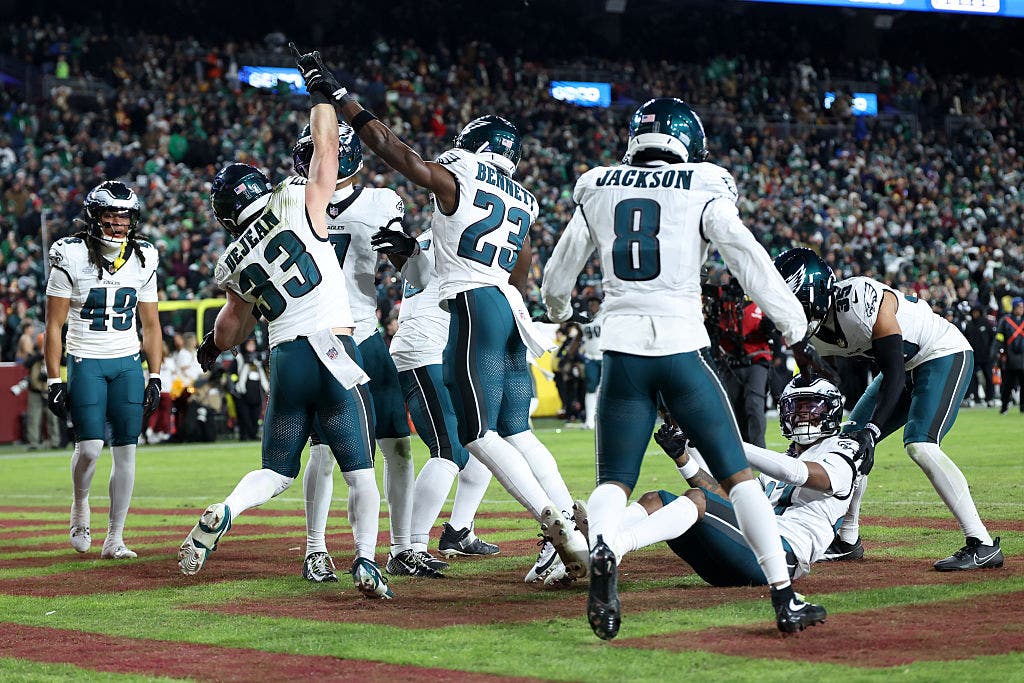 Eagles clinch NFC East title with 29-18 win over Commanders