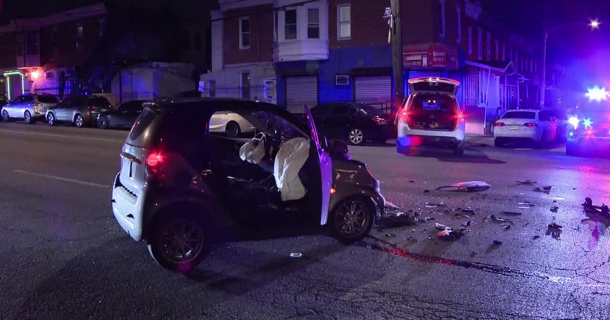 2 Philadelphia police officers hurt in crash with SmartCar in Hunting ...